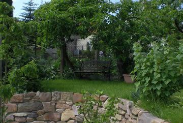 Gartenecke mit Mauerwerk
